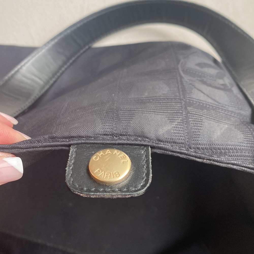 Authentic Chanel monogram nylon handbag black - Picture 16 of 17